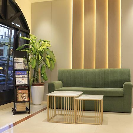 Hotel Prag Continental Guwahati Ngoại thất bức ảnh