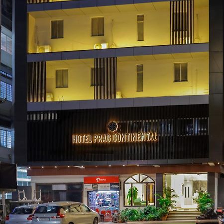 Hotel Prag Continental Guwahati Ngoại thất bức ảnh
